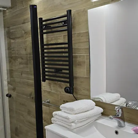 Apart Otel Turisticos Plaza Atochas # 4 A Coruña